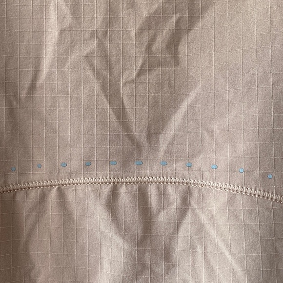 🌟Host Pick🌟Lululemon Lightweight Stretch Running Short Sleeve Shirt - Picture 7 of 15